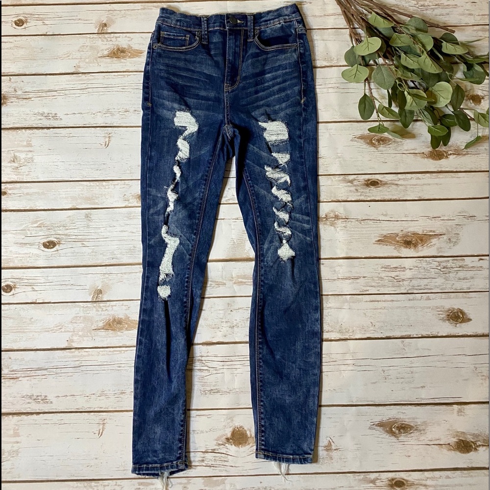 MUDD • Distressed High Rise Jegging •